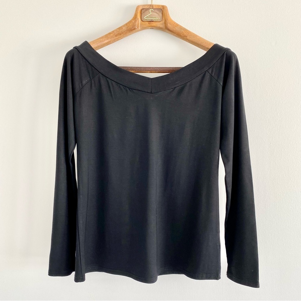 Sarin Matthews Black Women's Off the Shoulder Top